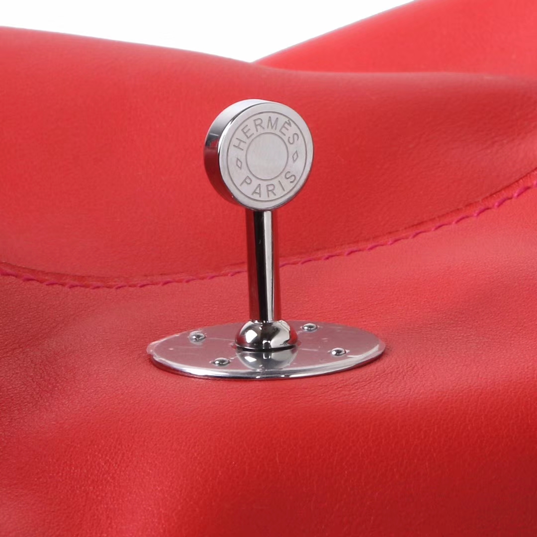Hermès（爱马仕）2019新款 lindy琳迪包 5E朱砂红 swift皮 编织肩带 银扣 26cm