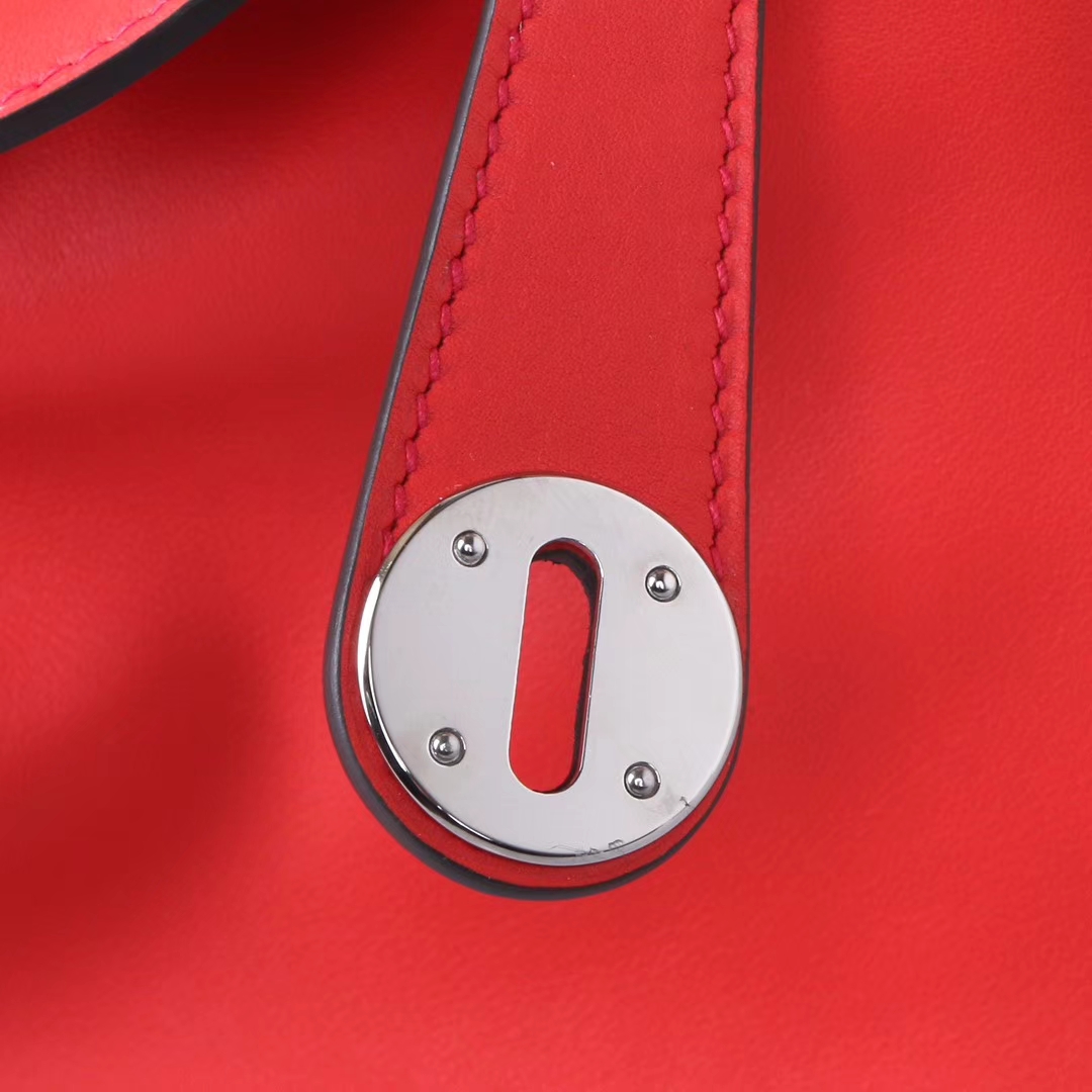 Hermès（爱马仕）2019新款 lindy琳迪包 5E朱砂红 swift皮 编织肩带 银扣 26cm