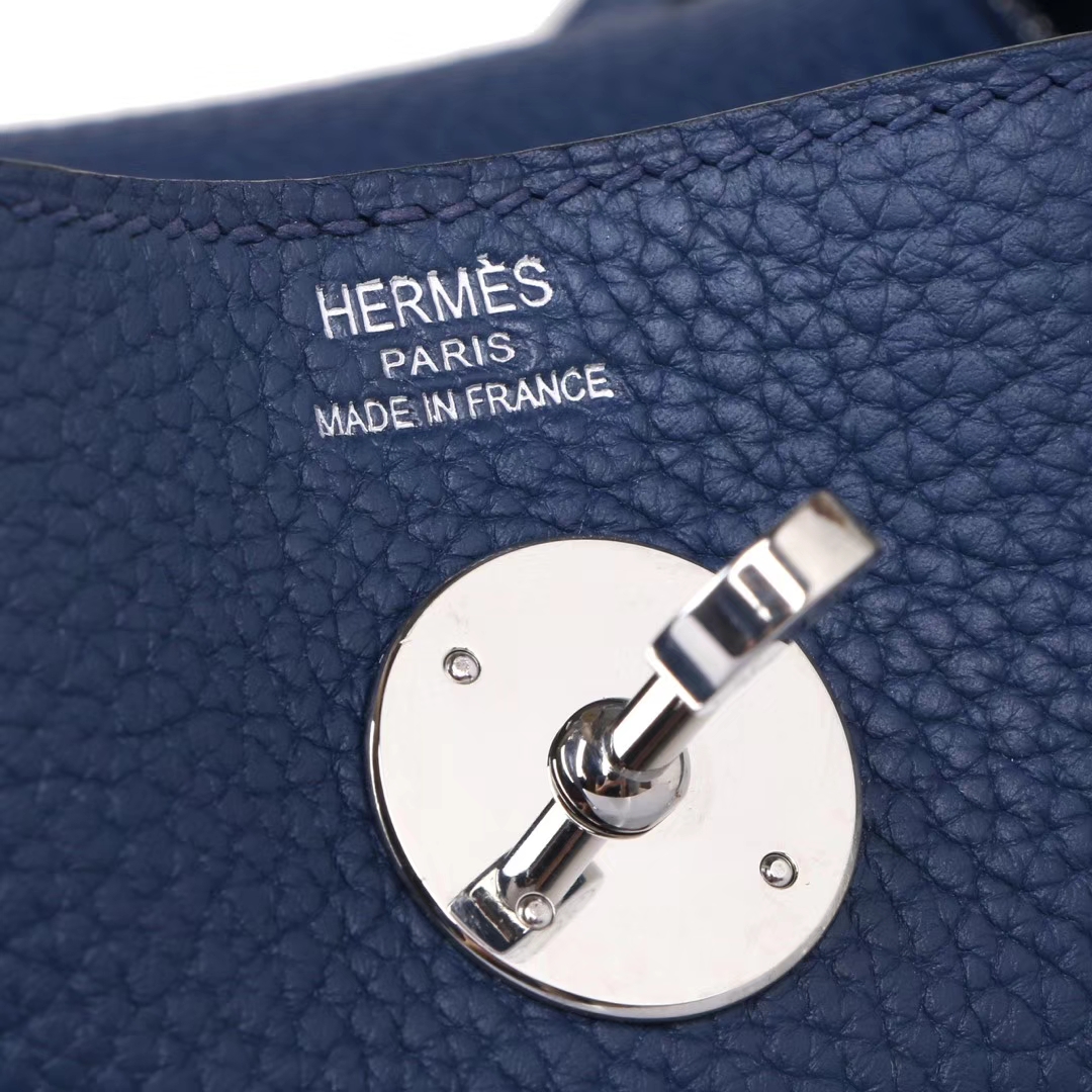 Hermès（爱马仕）mini lindy迷你琳迪包 宝石蓝  taurillon clemence 银扣 20cm
