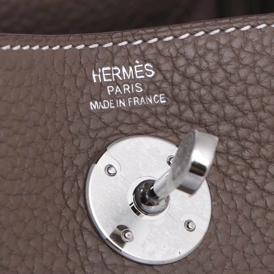 Hermès（爱马仕）mini lindy迷你琳迪包 ck18大象灰  taurillon clemence 银扣 20cm