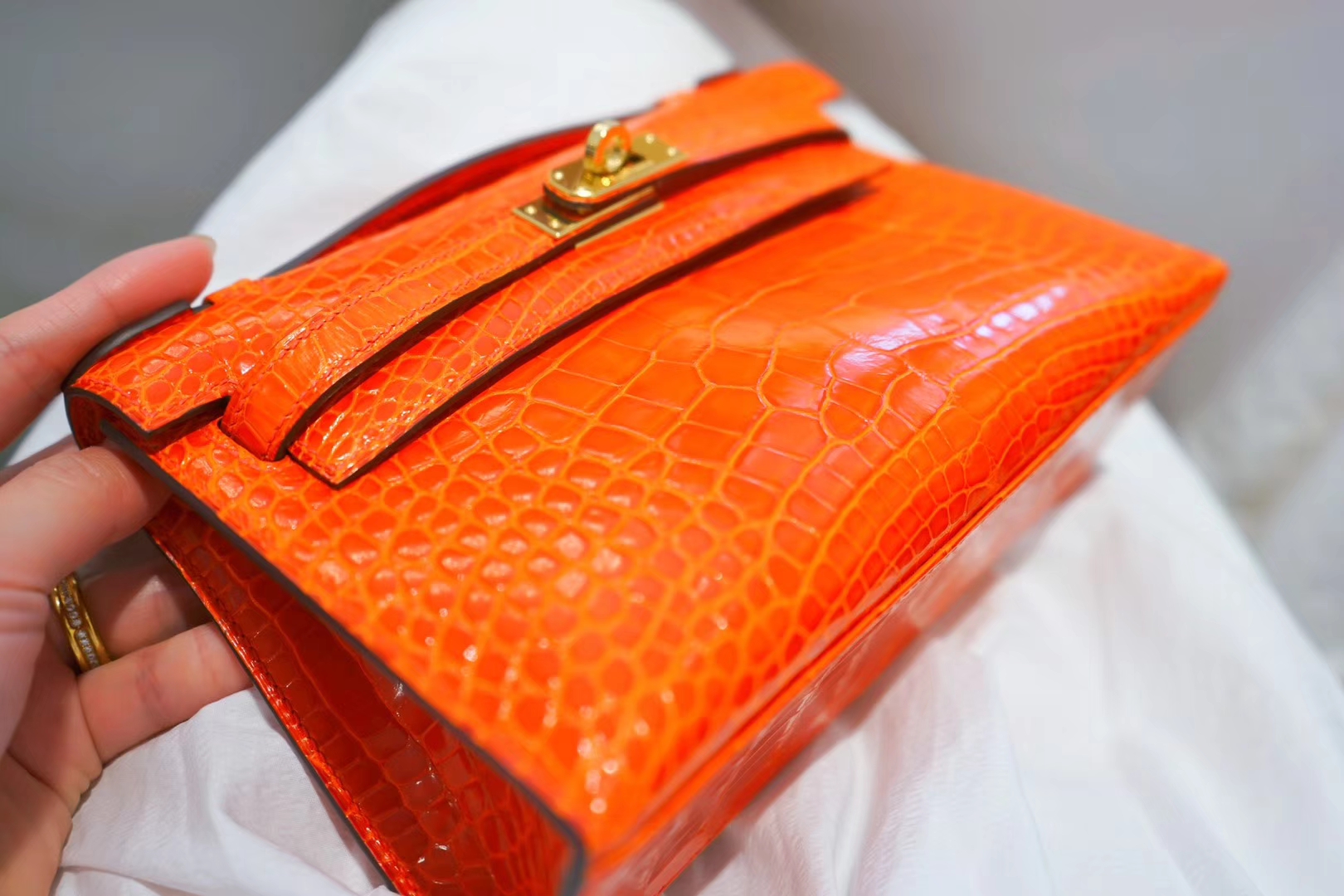 Hermès（爱马仕）miniKelly迷你凯莉 火焰橙 鳄鱼皮 一代 金扣 22cm