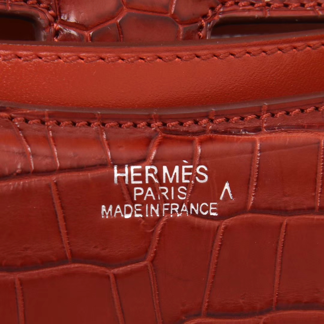 Hermès（爱马仕）Constance空姐包 珊瑚红 哑光鳄鱼 银扣 23cm