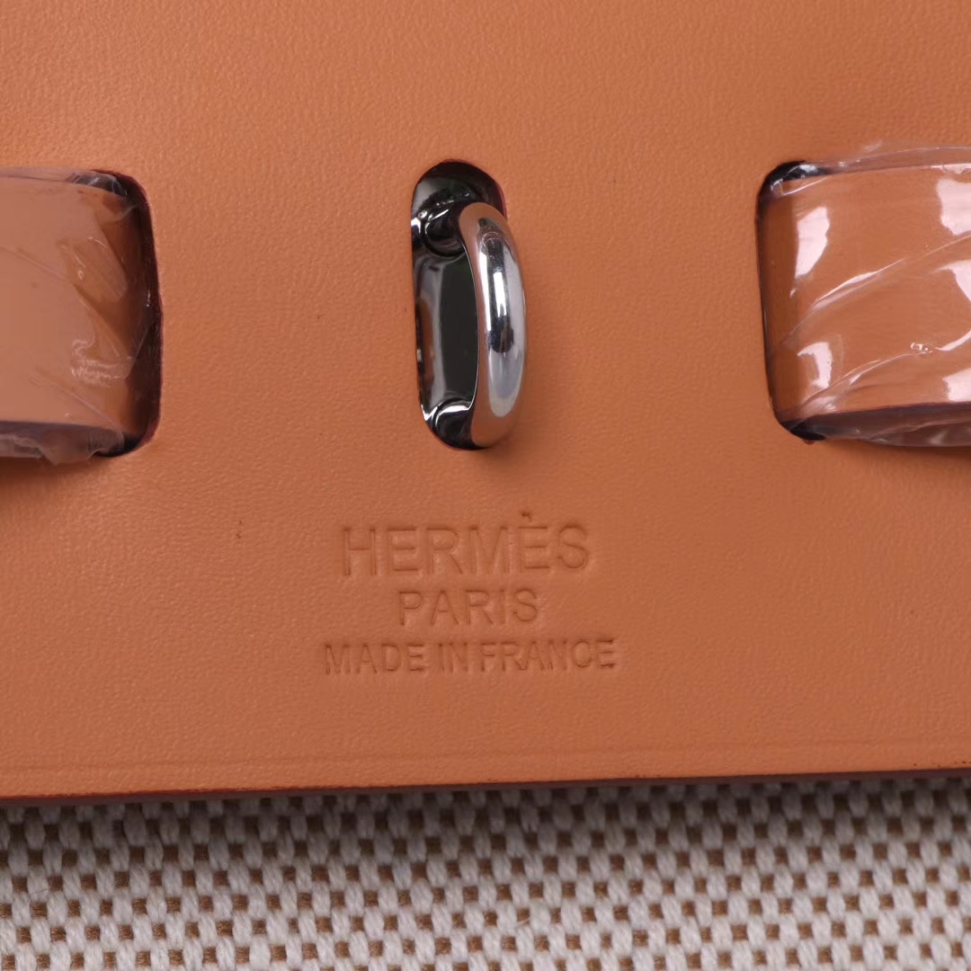 Hermès（爱马仕）herbag马鞍包 驼色拼素色帆布 银扣 31cm