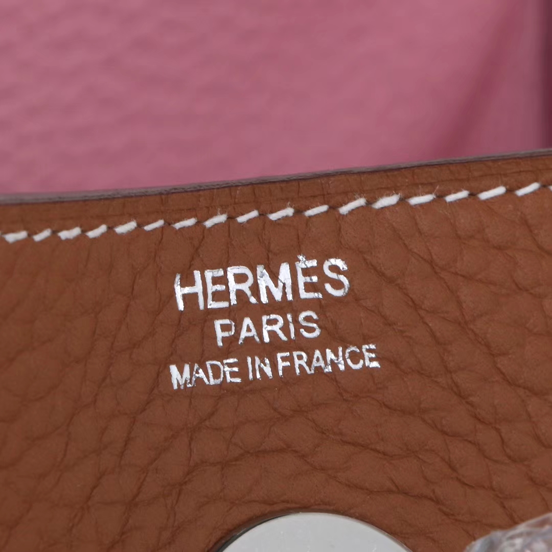 Hermès（爱马仕）Lindy琳迪包 金棕色内拼樱桃粉 银扣 Togo 30CM