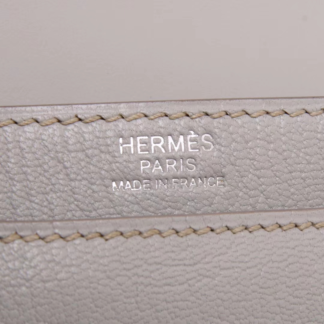 Hermès（爱马仕）Verrou 锁‎链包 珍珠灰​ 羊皮 银扣 17cm