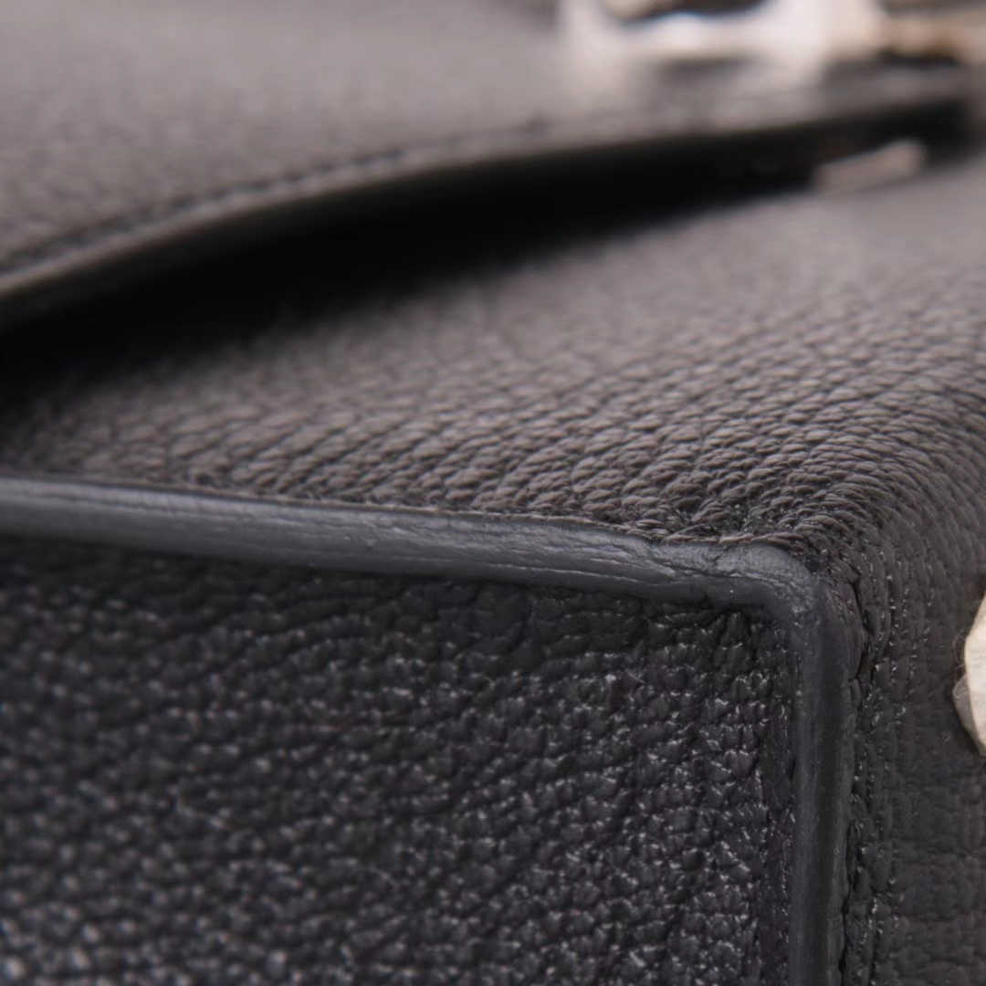 Hermès（爱马仕）Verrou锁‎链包 黑‎色​ 羊皮 银扣 17cm