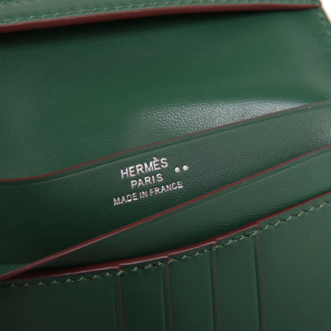 Hermès（爱马仕）Bearn 小H扣​ 短夹‎ 银​扣‎ 翡​翠绿 鳄‌鱼‎皮