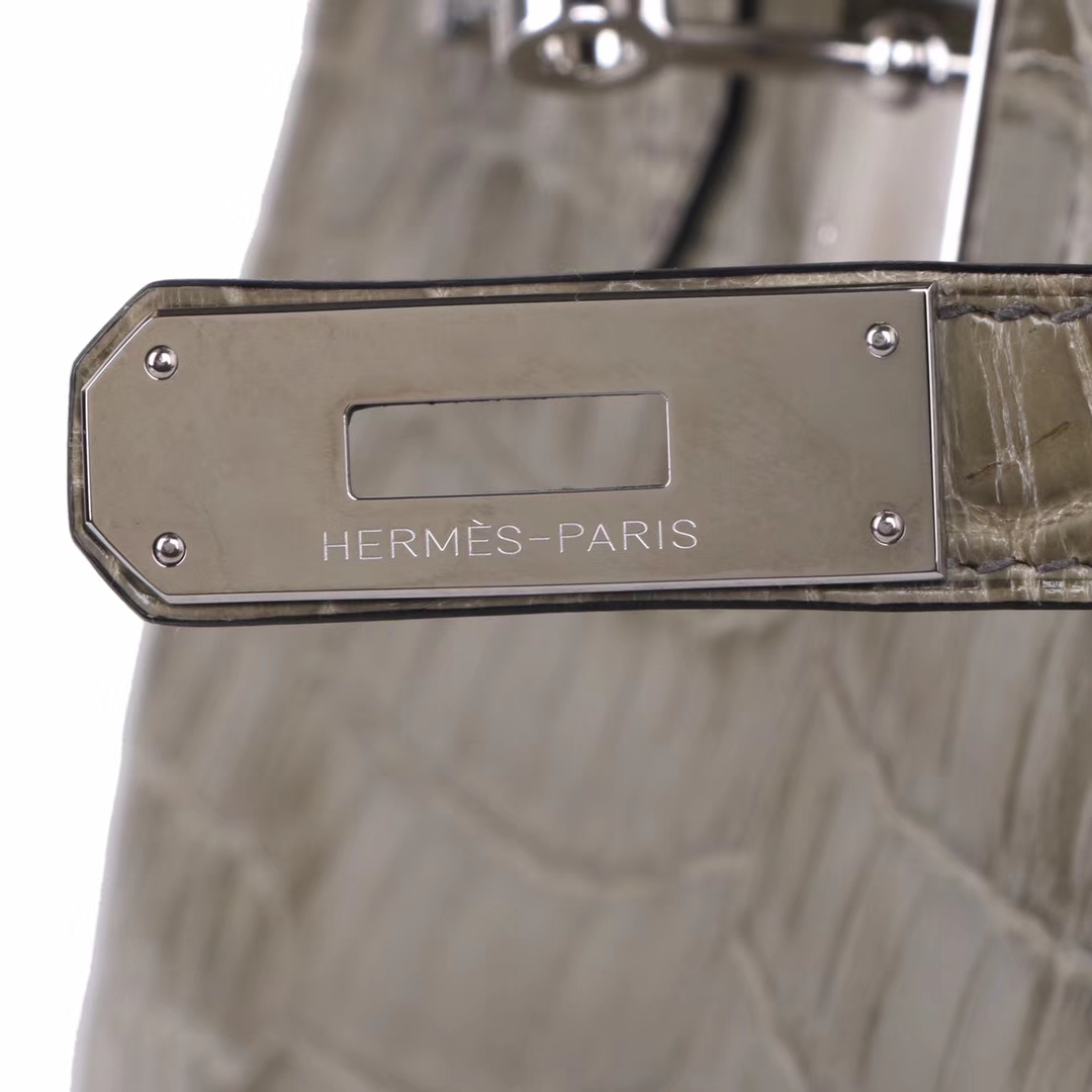 Hermès（爱马仕）Birkin 铂金包 大象灰  亮面鳄鱼 银扣 30cm