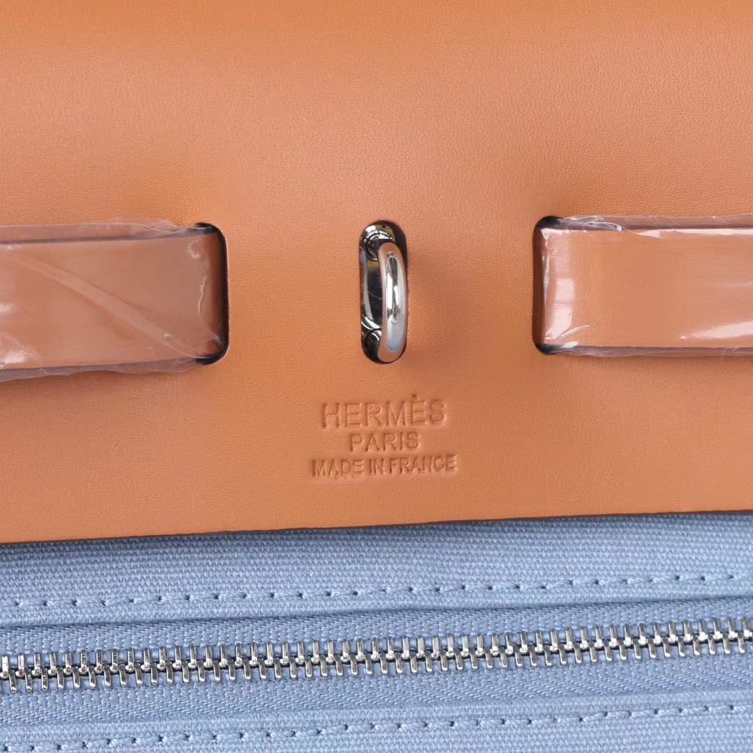 Hermès（爱马仕）Herbag 驼色盖头马卡龙蓝 帆布 银扣 31cm