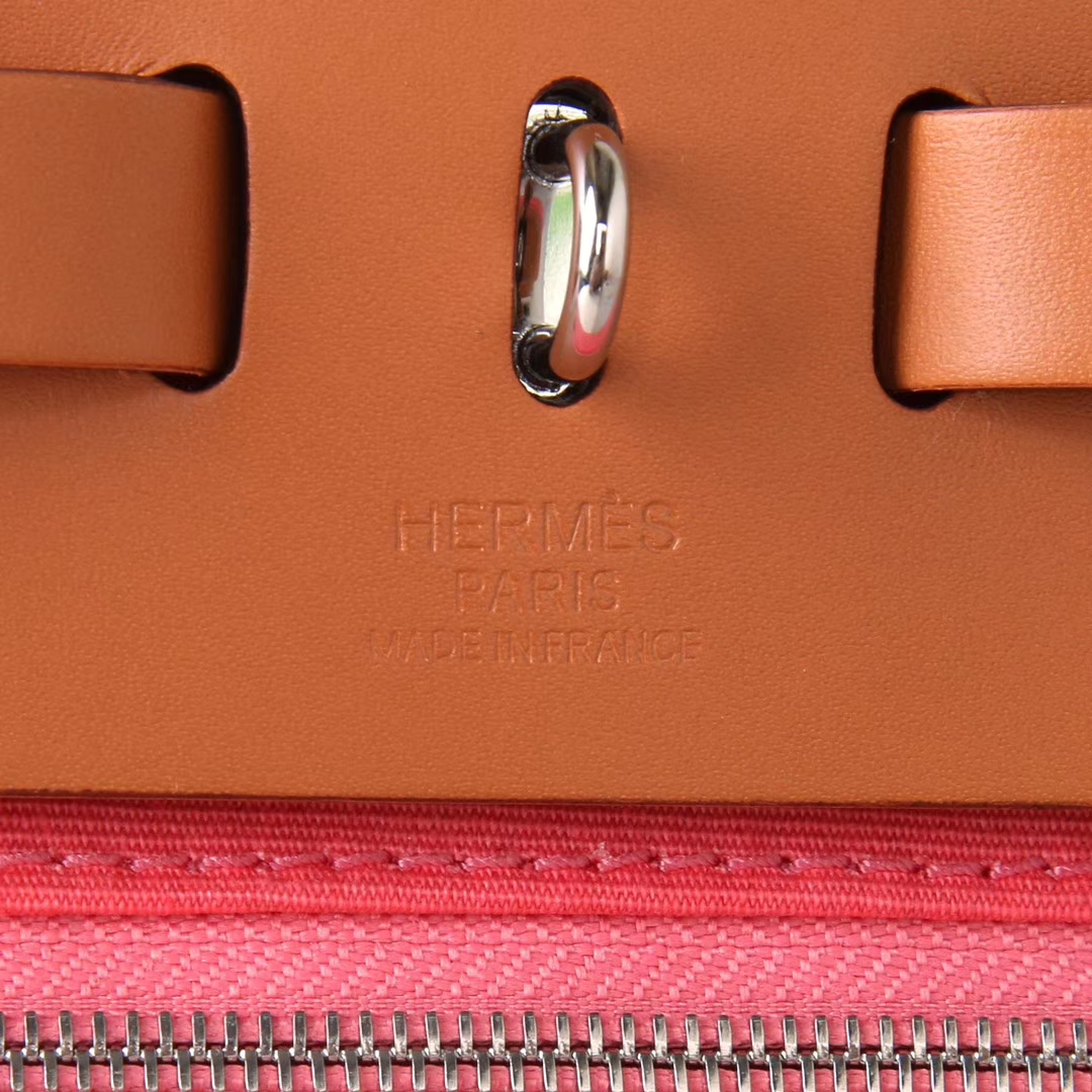 Hermès（爱马仕）Herbag 金棕盖头唇膏粉帆布 银扣 31cm