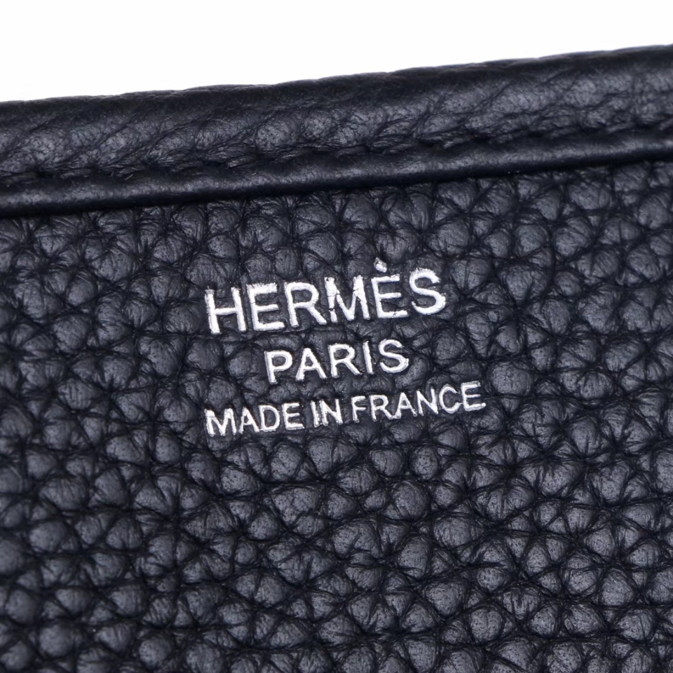 Hermès（爱马仕）Evelyne 伊芙琳 28 银 黑色  Togo