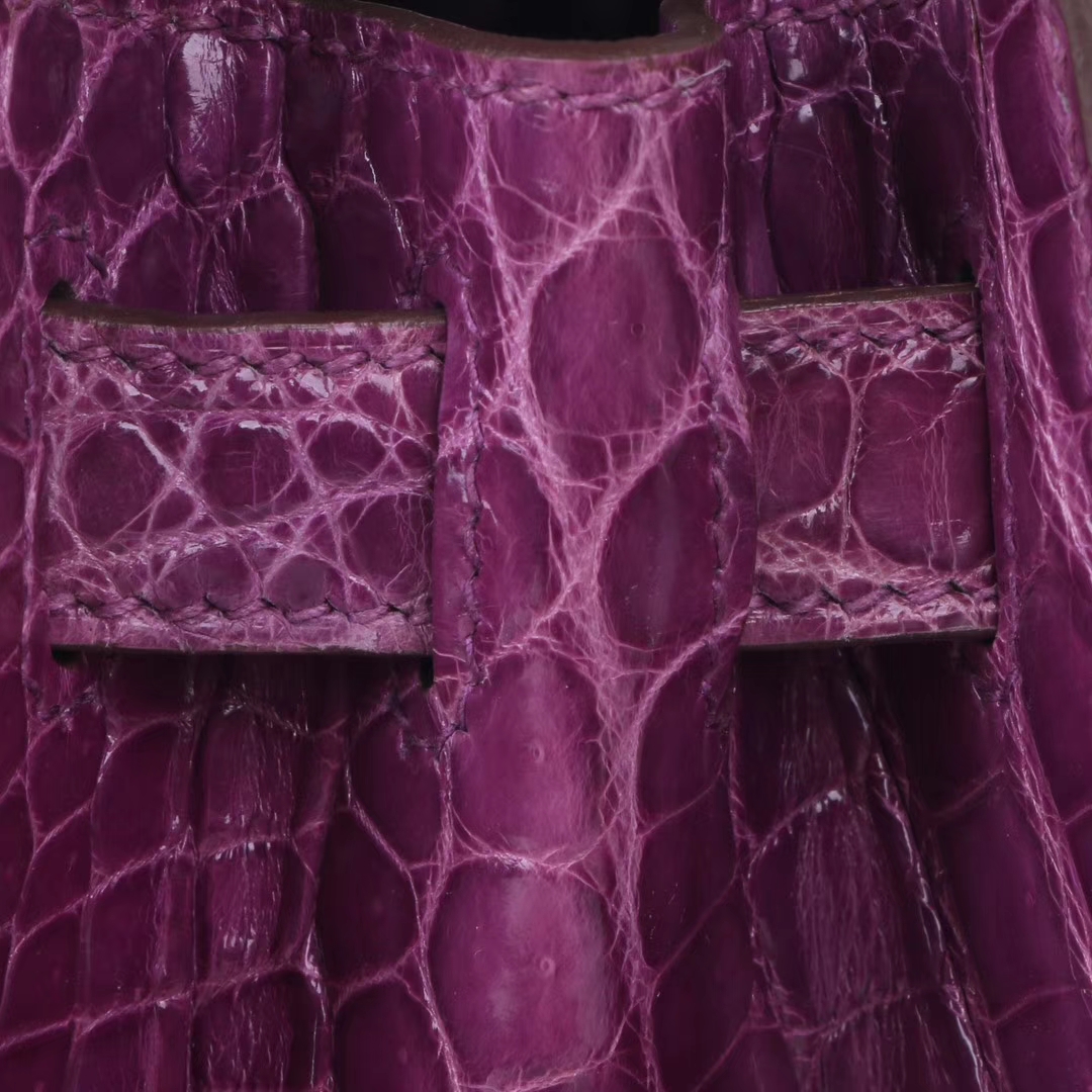 Hermès（爱马仕）Kelly 凯莉包 紫色 亮面鳄鱼 银扣 28cm