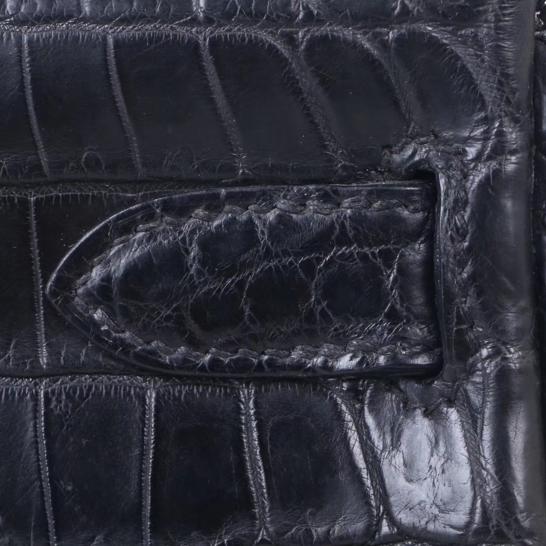 Hermès（爱马仕）Kelly 凯莉包 黑色 雾面鳄鱼 银扣 28cm