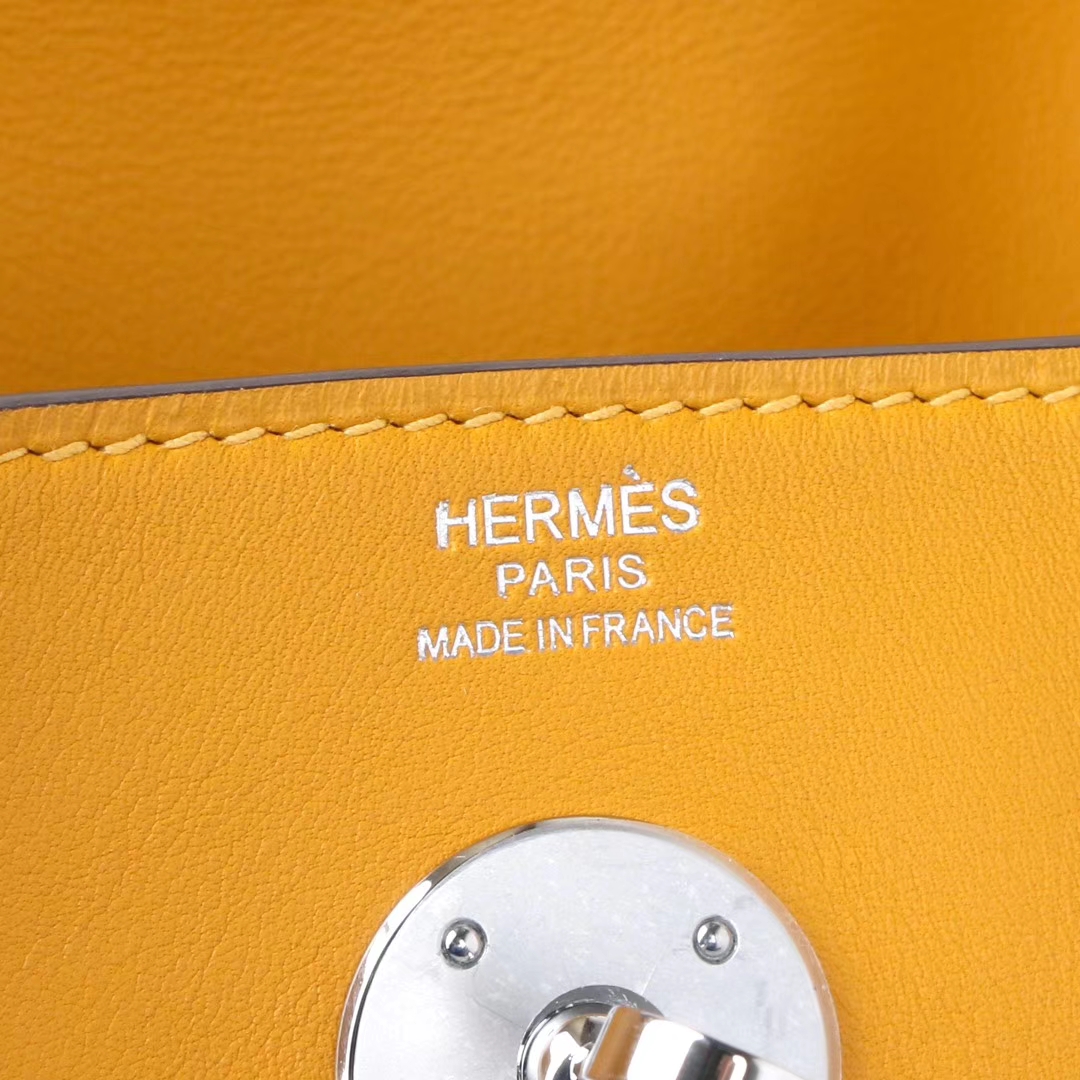 Hermès（爱马仕）Lindy 26 琥珀黄 银扣 Swift
