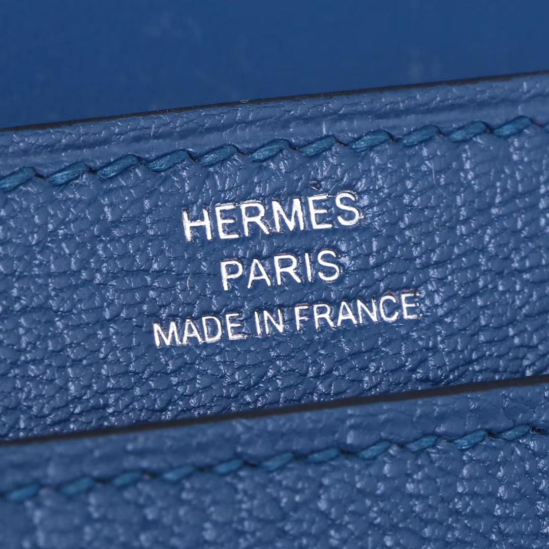 Hermès（爱马仕）Verrou 锁链包 深邃蓝 山羊皮 银扣 17cm