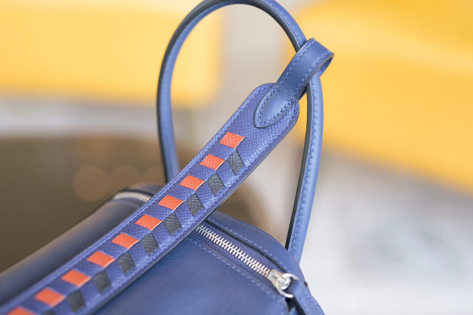 Hermès（爱马仕）lindy 琳迪包 宝石蓝 swift 编织肩带 银扣 26cm