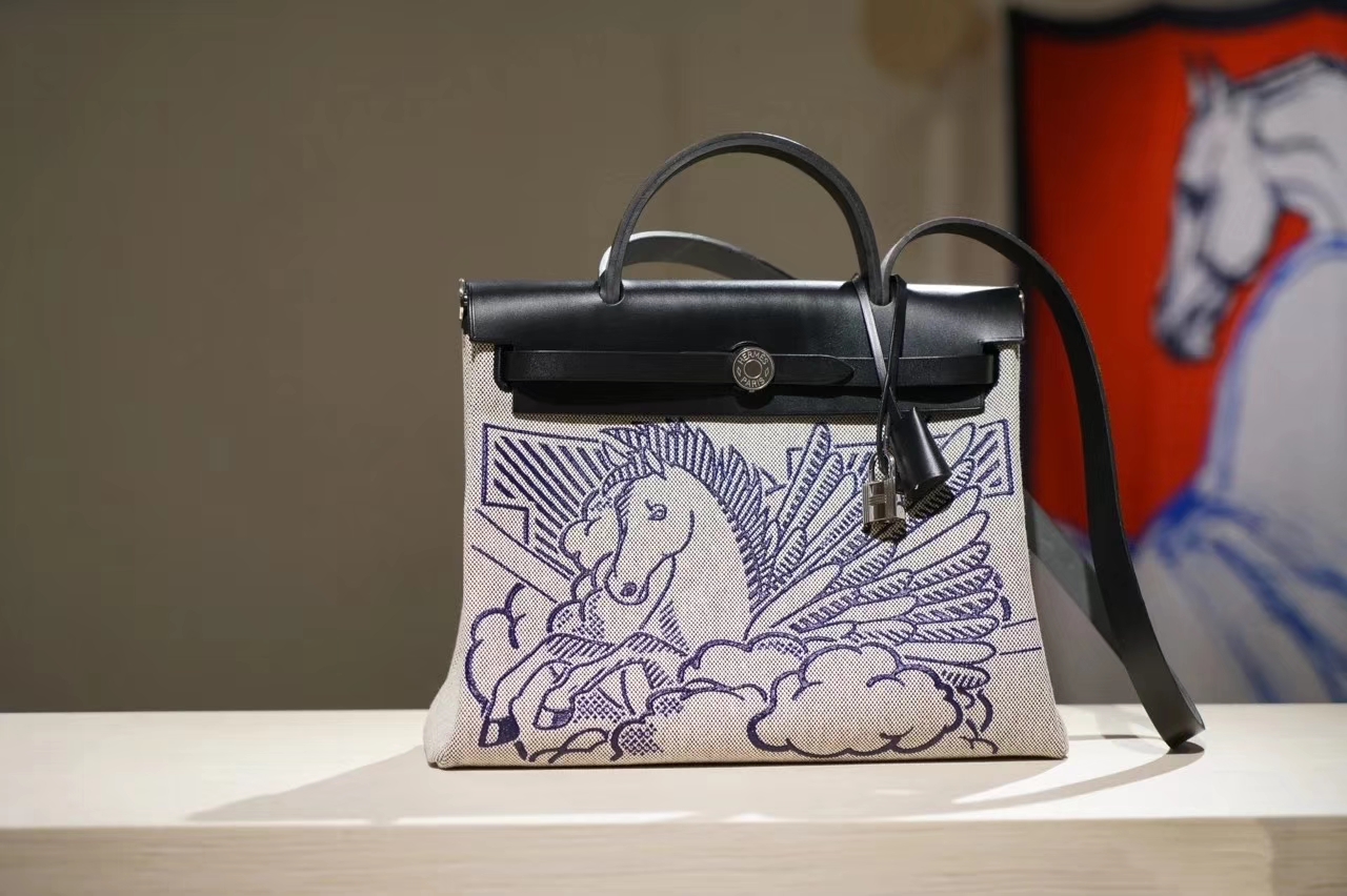 Hermès（爱马仕）全球限量款 飞马 herbag 31cm